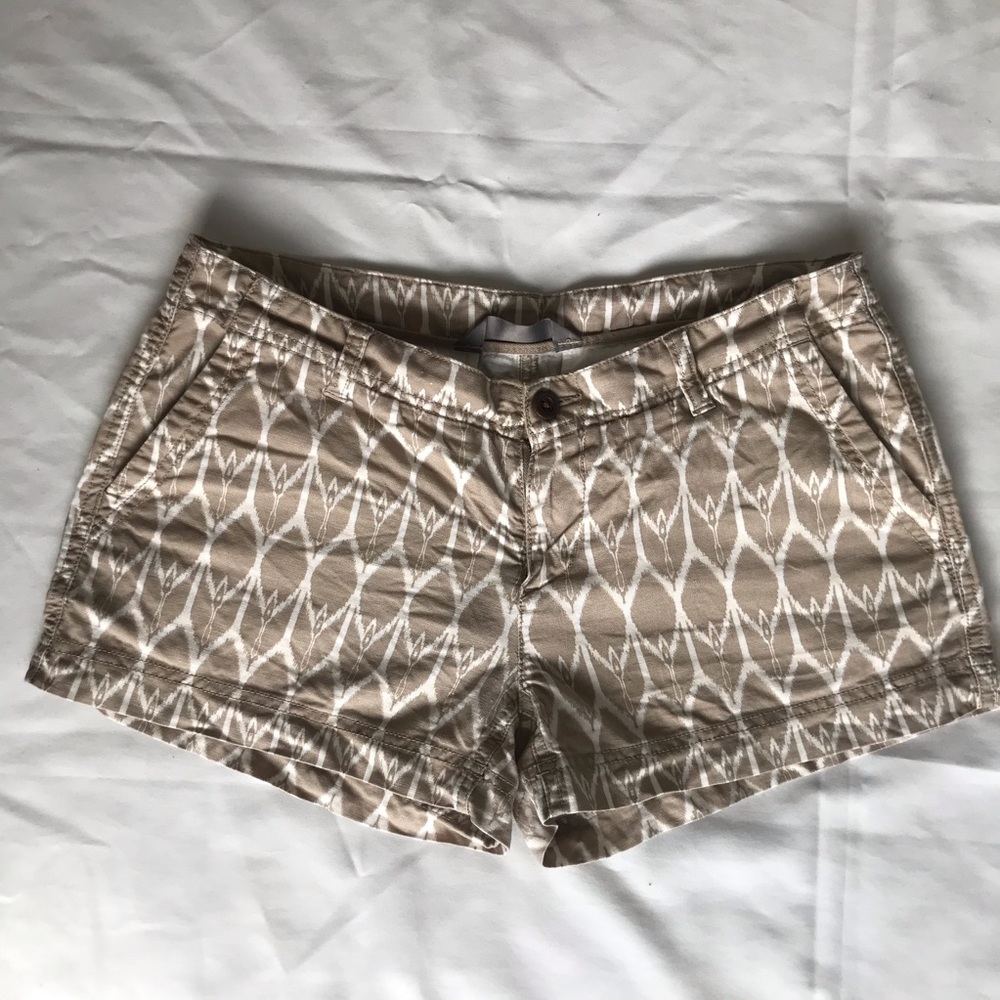 The North Face Maywood Tan and White Shorts